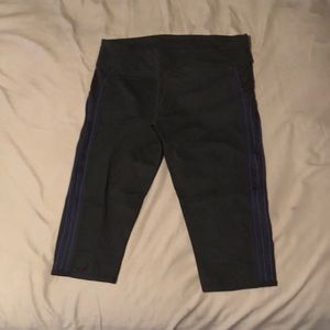 Knee length fabletics yoga leggings